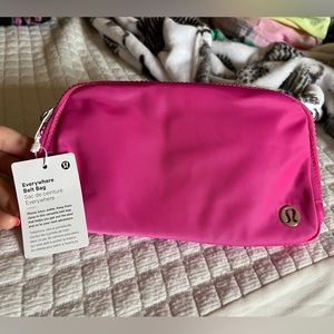 Everywhere Belt Bag SONIC PINK